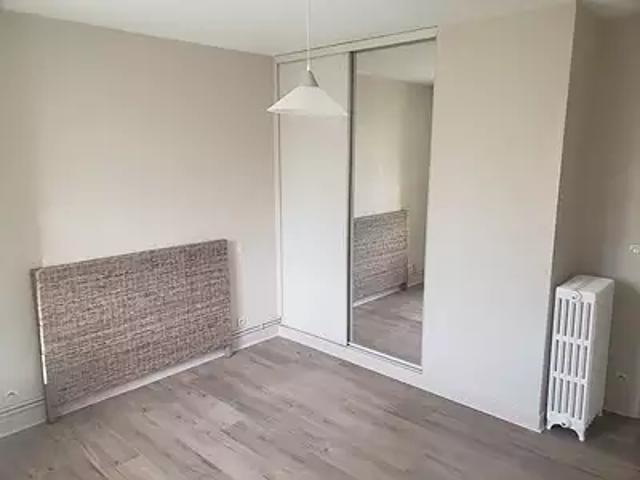Vendôme 41100 Location appartement 3 pièces t3 au dernier étage
