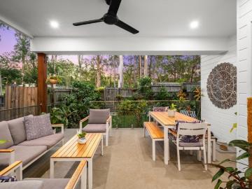 MANSFIELD CATCHMENT FREESTANDING TRI LEVEL LIVING WITH PRIVATE COURTYARD