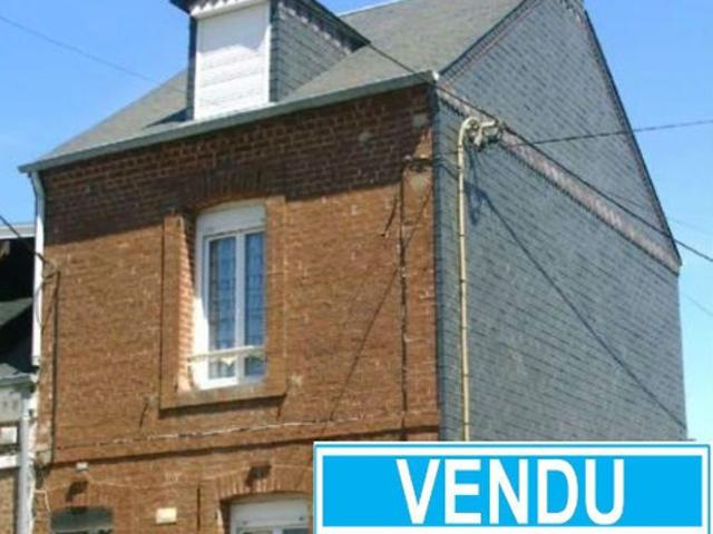 VENDU!A DEBATTRE!MAISON DE VILLE A 5 MINUTES A PIED DES