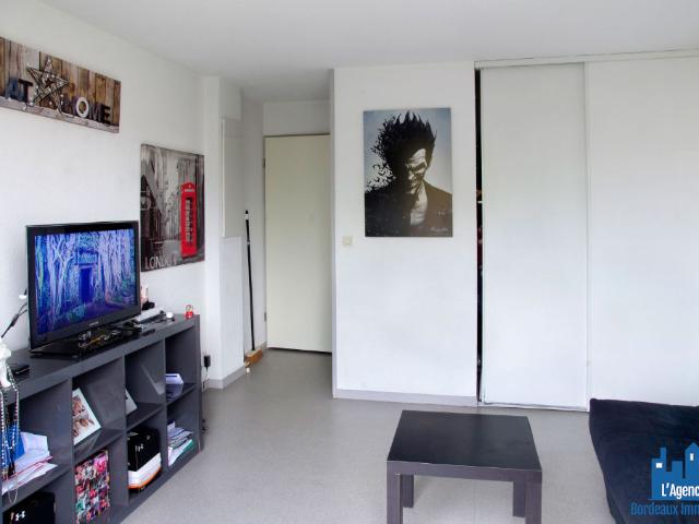 VENDU PAR L'AGENCE ! EXCLUSIVITE ! SPECIAL INVESTISSEUR TALENCE APPARTEMENT TYPE 1 DE 20 M2 + PLACE DE PARKING. Michaël VIGIER 06.70.29.94.95