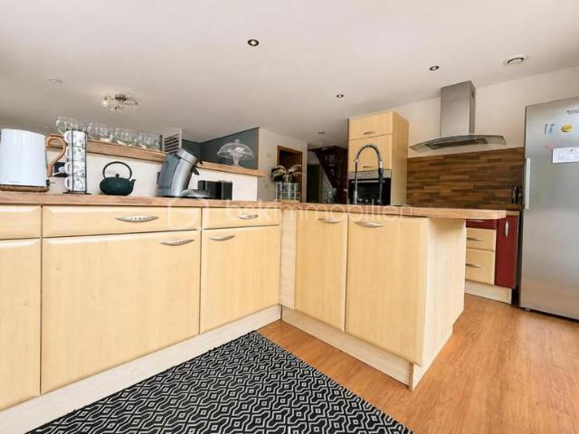 Maison familiale de 160 m² avec terrasse, vue dégagée et terrain de 639 m²