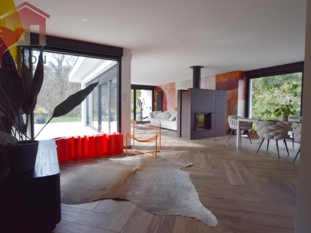 Venez découvrir cette SUPERBE MAISON MODERNE 'Architecte MATTERN'. IDEALE. pour une famille recherchant co