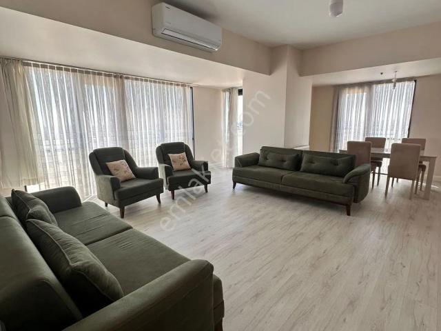 Venezia Mega'da Satılık 3+1 Eşyalı 3 Banyo Balkonlu Oturuma Hazır Daire