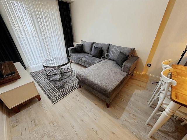 Venezia'da Aylık Ödemeli Eşyalı Balkonlu Avm Mnz Boş Kiralık 1+1
