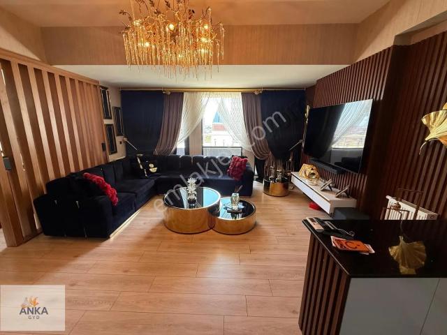 Venezia'da Full Balkon Dekorasyonlu Avm Mnz Satılık 1+1 Daire