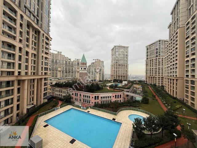 Venezia'da Peyzaj Mnz Full Balkonlu Boş Satılık 1+1 Daire