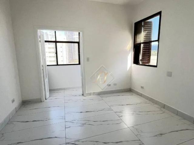 Vista mar incrível! Andar alto, sacada, reformado, na quadra da praia em santos!