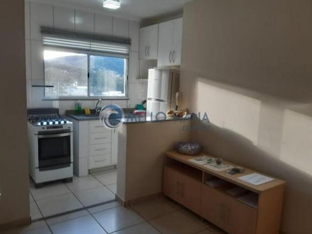 Venha se encantar com este incrível apartamento localizado no charmoso bairro Solar dos Lagos, em S