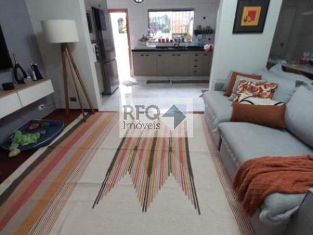 Venha se encantar com esse sobrado recentemente reformado, pronto para você se mudar e começar uma n