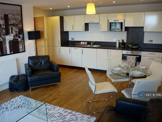 Venice Corte, London, SE13 2 bed flat to rent £2,075 pcm £479 pw