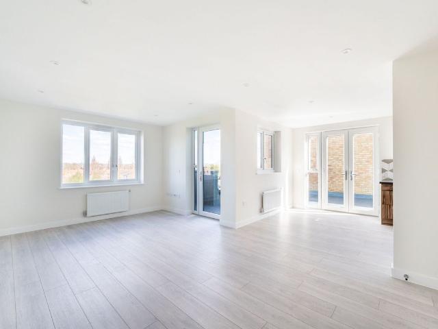 Venice House, Mitcham CR4, 3 bed flat to rent, £2,500 pcm | PrimeLocation