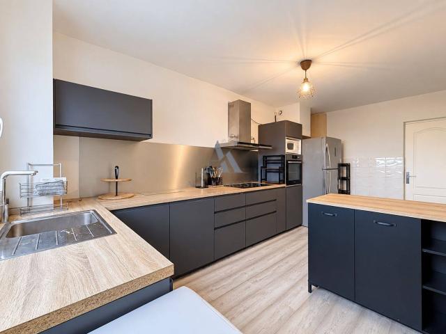 Vénissieux Appartement T4 meublé de 87 m² 3 chambres, balcon