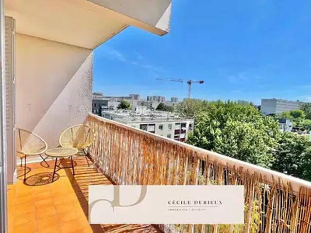 Vénissieux 69200 Achat / Vente appartement 5 pièces t5 au dernier étage cave