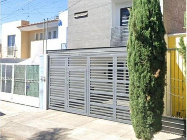 VENTA DE CASA EN ADALBERTO NAVARRO SANCHEZ 1065 GUADALAJARA, JALISCO