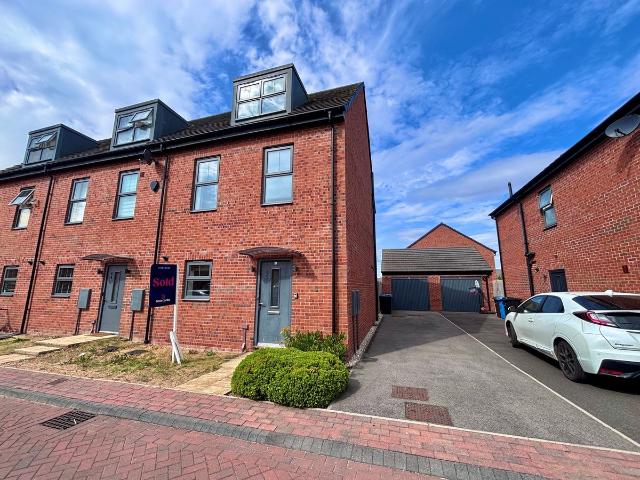 Venn Road, Kingswood, Hull HU7, 4 bed end terrace house to rent, £1,300 pcm | PrimeLocation