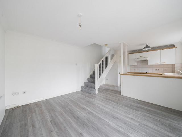 Veals Mead, Mitcham CR4, 1 bed detached house to rent, £1,650 pcm | PrimeLocation