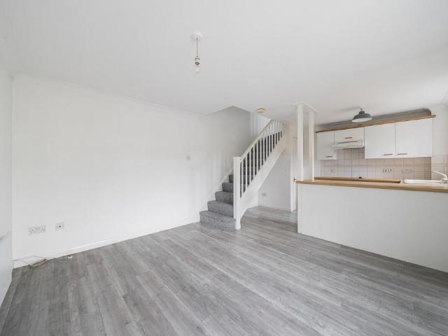 Veals Mead, Mitcham, CR4 1 bed house to rent £1,650 pcm £381 pw
