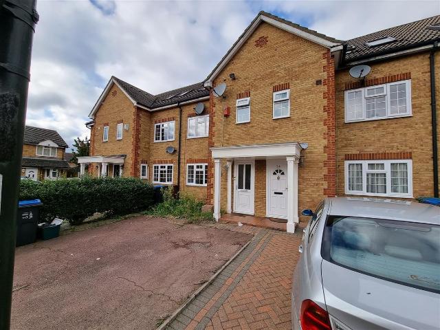Veals Mead CR4, 4 bed detached house to rent, £2,500 pcm | PrimeLocation