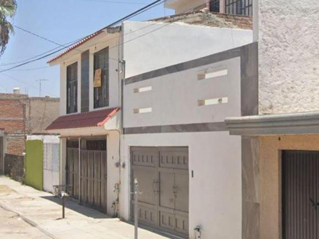 BONITA CASA EN COL UNIDAD DEPORTIVA, LEÓN DE LOS ALDAMA, GUANAJUATO. EN COL HACIENDA ECHEVESTE, LEÓN