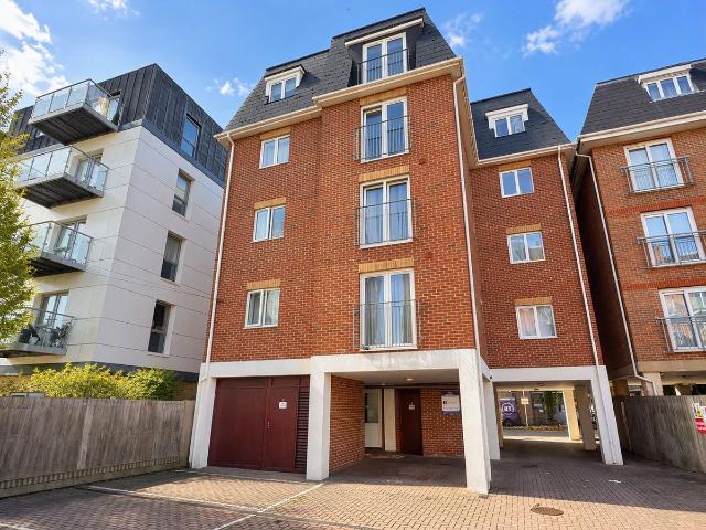 Vectis Way, Portsmouth PO6, 1 bed flat to rent, £1,050 pcm | PrimeLocation