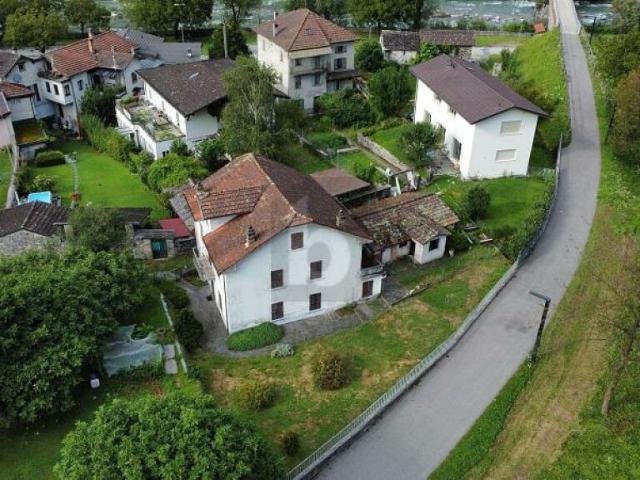 VECCHIA PROPRIETÀ TIPICA CON GRANDE CARATTERE