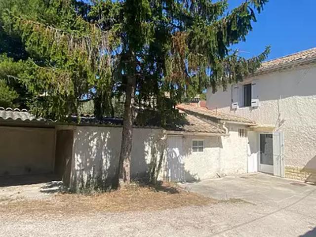 Vedène 84270 Location maison 3 pièces t3 au dernier étage parking