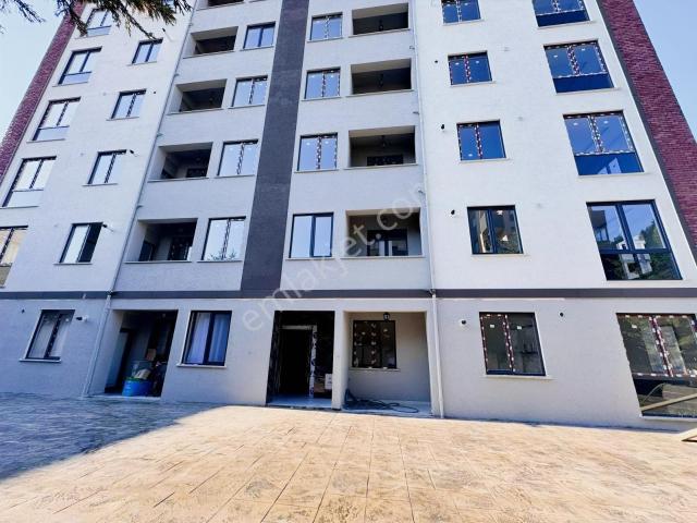Vefa Gayrimenkulden M.akif Mahallesinde 3+1 Acil Satılık Daire