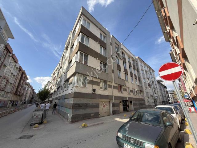 [vefa Koçhan'dan] Collesıum Sokağında Kiralık Ara Kat 1+1 Daire