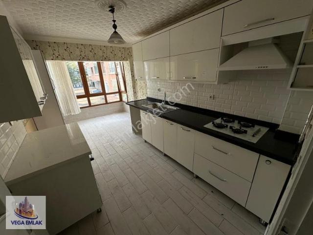 Vega Emlak'tan Gülpınar Okulu Ve Ova Market Yanı Uygun Kiralık