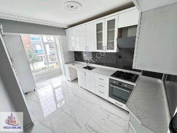 Vega Emlaktan Zafer Fırını Yakını Öncephe Full Yapılı 3+1 Daire