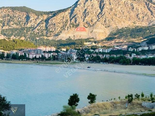 Vega Invest'ten Eğirdir'de Harika Göl Manzaralı 4+2 Villa