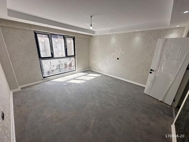 VEGALİFE GAYRİMENKULDEN EĞİTİMCİLER CAD YAKINI GENİŞ EBEVEYN BANYOLU ARA KAT 2+1 KİRALIK DAİRE