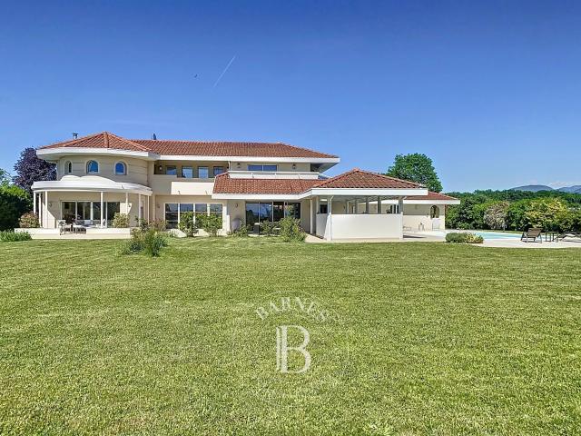 Veigy Foncenex Villa avec piscine Terrasse 6 chambres