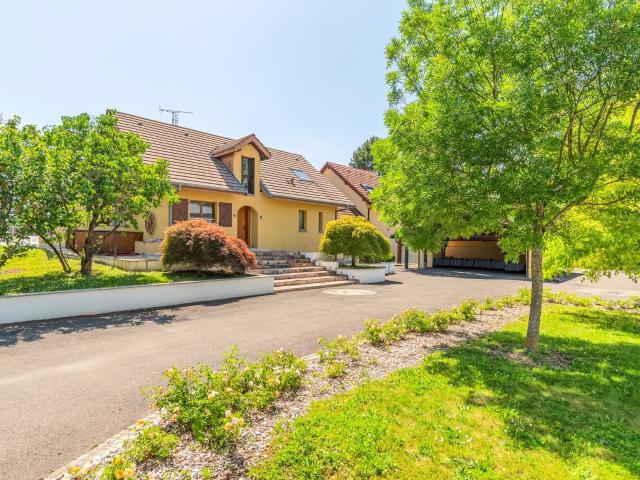 Veigy Foncenex Villa de caractère en bois Terrain de 2. 212m² Veigy Foncenex
