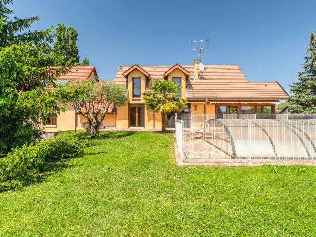 Veigy Foncenex Villa de caractère en bois Terrain de 2. 212m² Veigy Foncenex