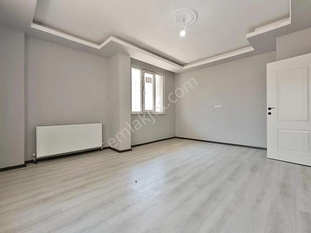 Veliköy Mah. Balkonlu Okullar Bölgesi Satılık 2+1 Giriş Daire!