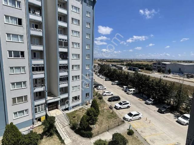 Veliköy'de Kiralık 2 + 1 Site İçerisinde Kirası 15.000 Tl