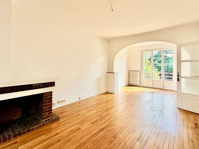 Vélizy Mairie Jolie maison individuelle de 4 pièces 92,46 m²