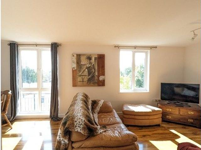 Vellacot Close, Cardiff CF10, 2 bed flat to rent, £1,250 pcm | PrimeLocation