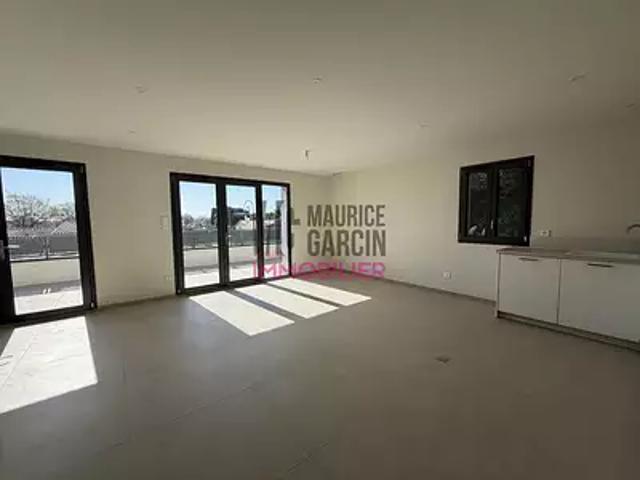 Velleron 84740 Achat / Vente appartement 3 pièces t3 au dernier étage terrasse