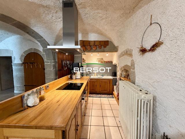 Vellerot lès Vercel Bâtisse de caractère de 300 m² avec espa. 300m² Vercel Villedieu Le Camp