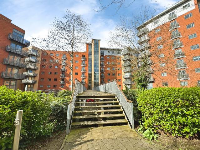 Velocity West, 5 City Walk LS11, 2 bed flat to rent, £1,150 pcm | PrimeLocation