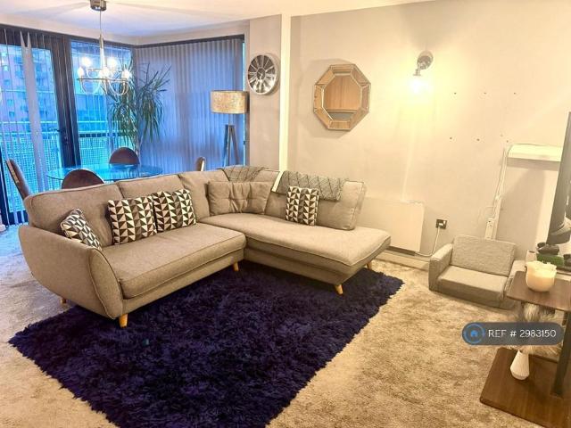 Velocity South, Leeds, LS11 2 bed flat to rent £1,249 pcm £288 pw