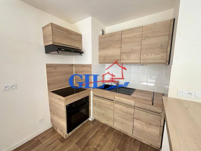 VERT SAINT DENIS: APPARTEMENT TYPE F2 DE 42 M²