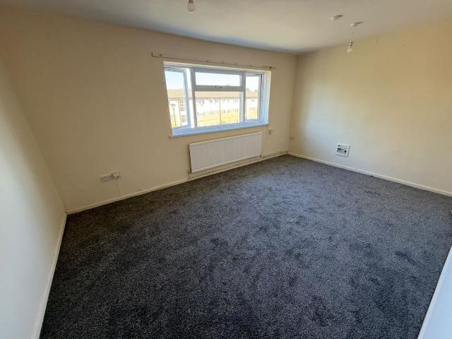 Verulam Court, Southall UB1, 2 bed flat to rent, £1,800 pcm | PrimeLocation