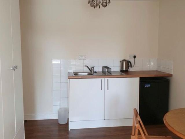 Verulam Way, London CB4, 1 bed semi detached house to rent, £900 pcm | PrimeLocation