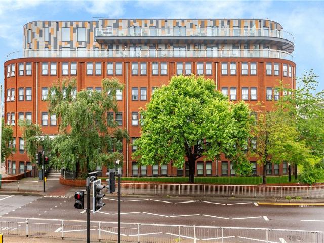 Verve Apartments, 5 Mercury Gardens, Romford RM1, 1 bed flat to rent, £1,350 pcm | PrimeLocation