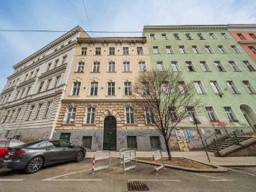 Verwirklichen Sie Ihren Wohntraum im klassischen Wiener Altbau
