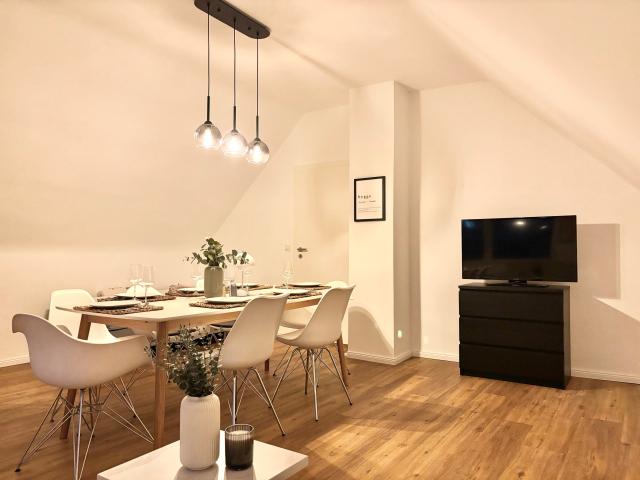 Very modern | up to 8 pers. | center Neugraben | parking | 50” TV