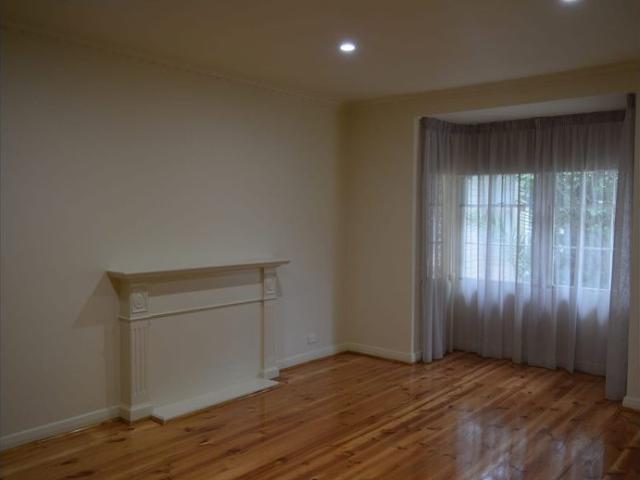 Very modern spacious 2 bedroom unit with 1 lock up garage So Close to the CBD!